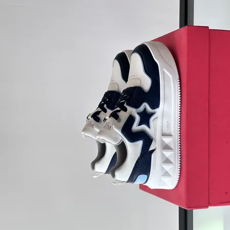 ヴァレンティノ カジュアルシューズ