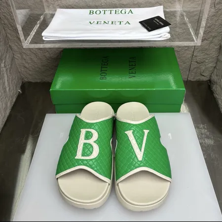 ボッテガ ヴェネタ スリッパ