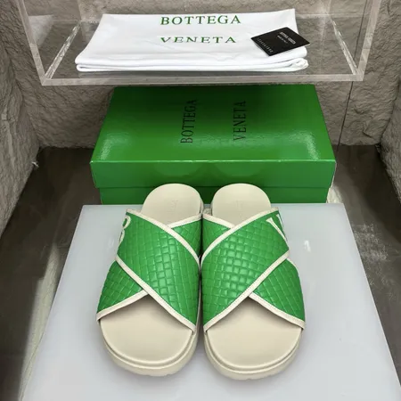 ボッテガ ヴェネタ スリッパ