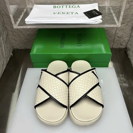ボッテガ ヴェネタ スリッパ