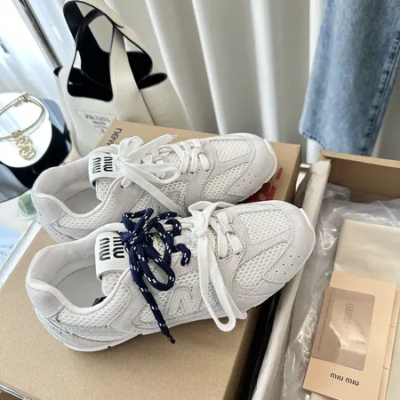 ミュウミュウ スニーカー