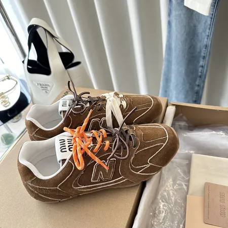 ミュウミュウ スニーカー