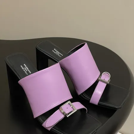 バレンシアガ サンダル