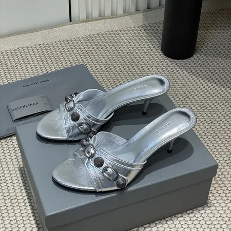 バレンシアガ サンダル