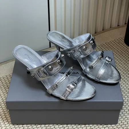 バレンシアガ サンダル