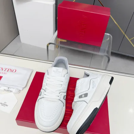 ヴァレンティノ カジュアルシューズ