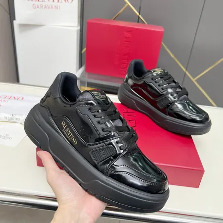 ヴァレンティノ カジュアルシューズ