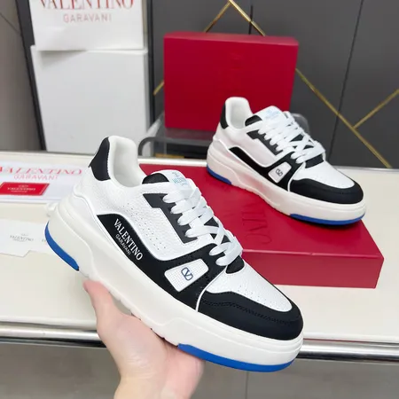 ヴァレンティノ カジュアルシューズ