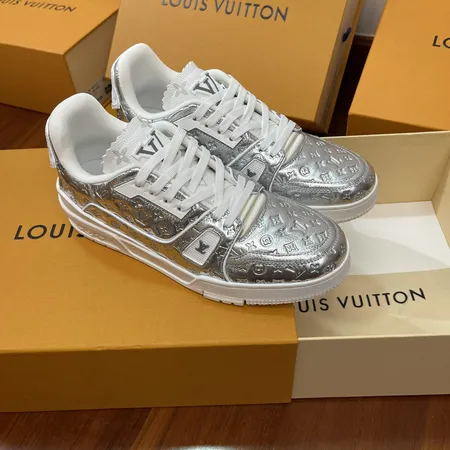 ルイヴィトン カジュアルシューズ