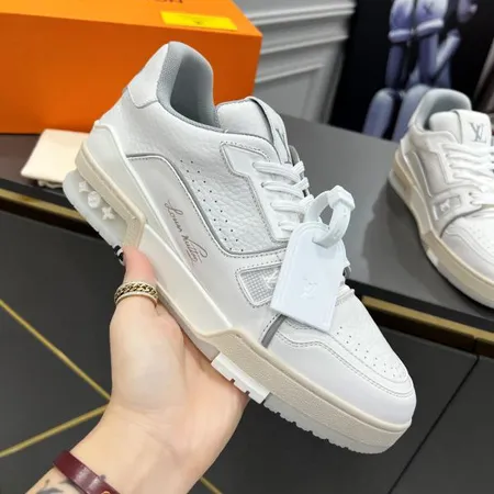 ルイヴィトン カジュアルシューズ