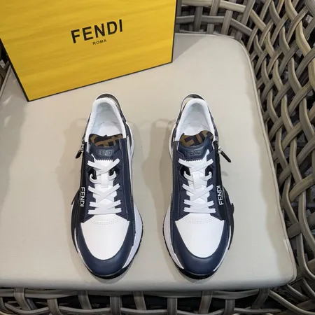フェンディ カジュアルシューズ
