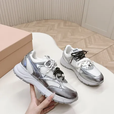 ミュウミュウ スニーカー