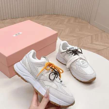 ミュウミュウ スニーカー