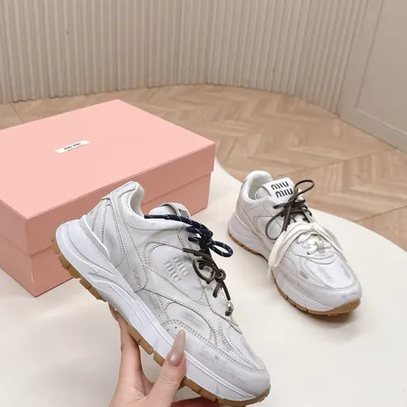 ミュウミュウ スニーカー