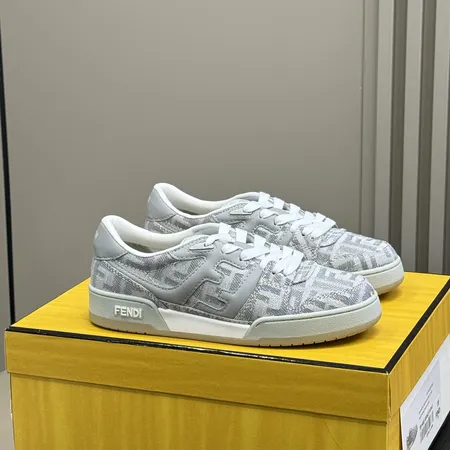 フェンディ カジュアルシューズ