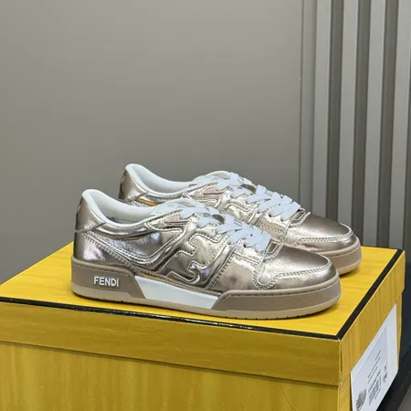 フェンディ カジュアルシューズ