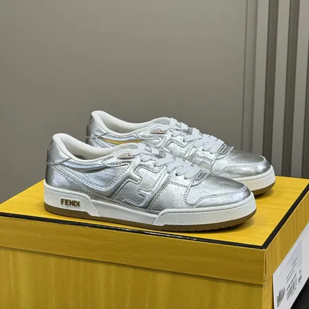 フェンディ カジュアルシューズ
