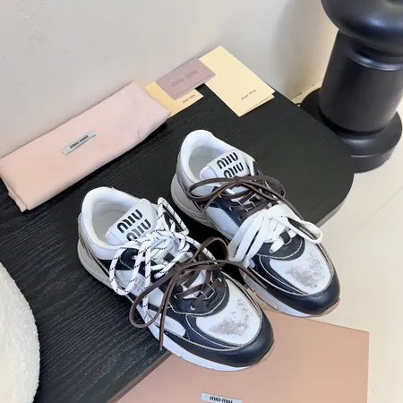 ミュウミュウ スニーカー