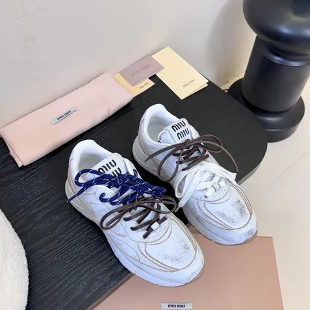 ミュウミュウ スニーカー