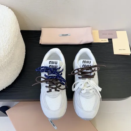 ミュウミュウ スニーカー