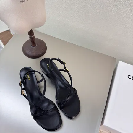 セリーヌ サンダル