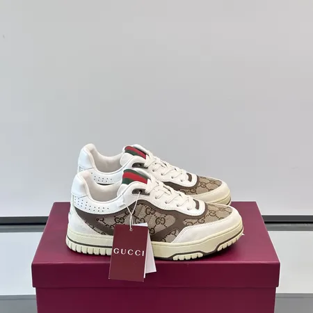 グッチ カジュアルシューズ