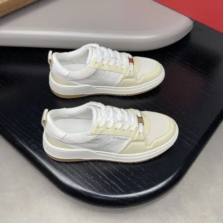 フェラガモ カジュアルシューズ