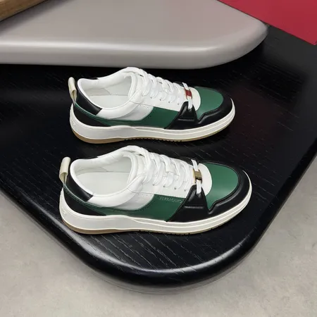 フェラガモ カジュアルシューズ