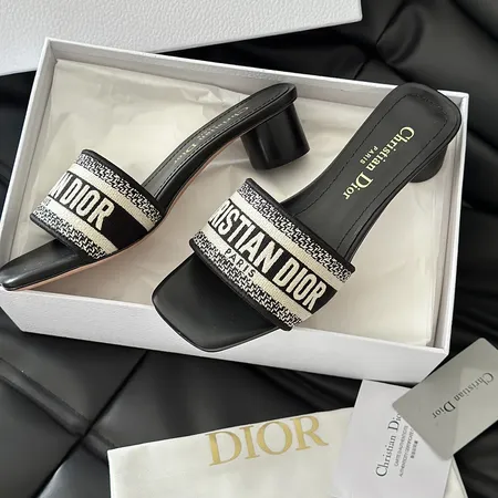 ディオール スリッパ