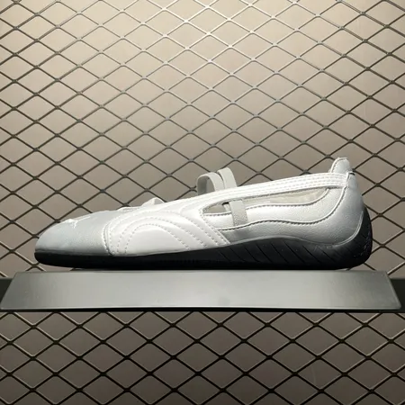 プーマ カジュアルシューズ