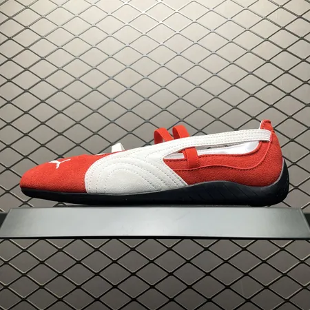 プーマ スニーカー