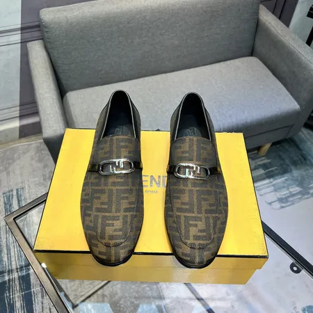 フェンディ ビジネスシューズ