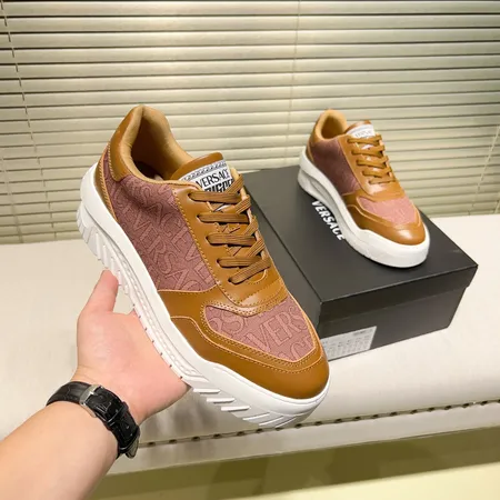 ヴェルサーチ カジュアルシューズ