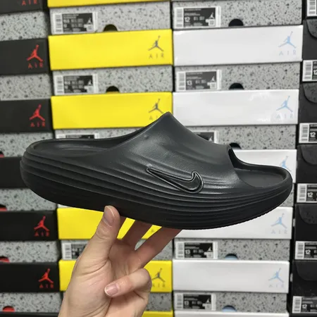 ナイキ スリッパ