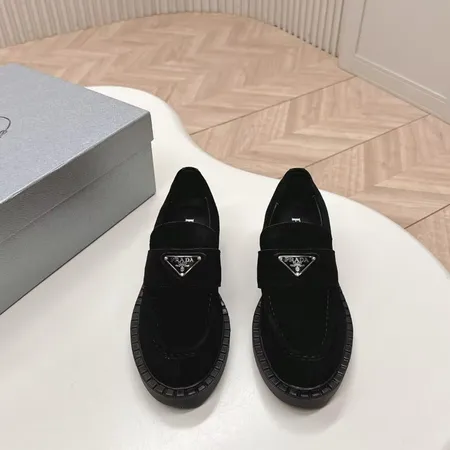 プラダ カジュアルシューズ