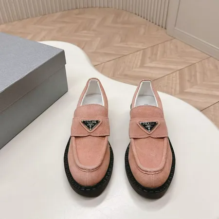 プラダ カジュアルシューズ