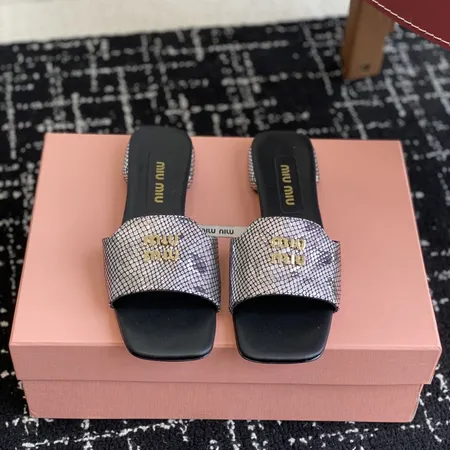 ミュウミュウ スリッパ