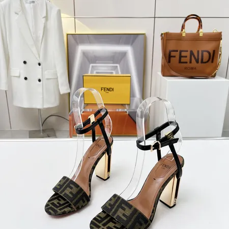 フェンディ サンダル