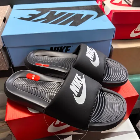 ナイキ スリッパ