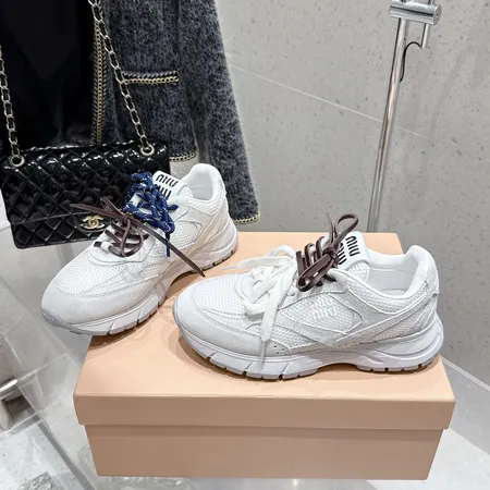 ミュウミュウ スニーカー