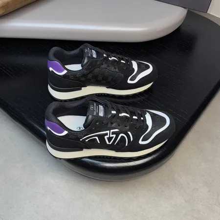 ヴァレンティノ スニーカー