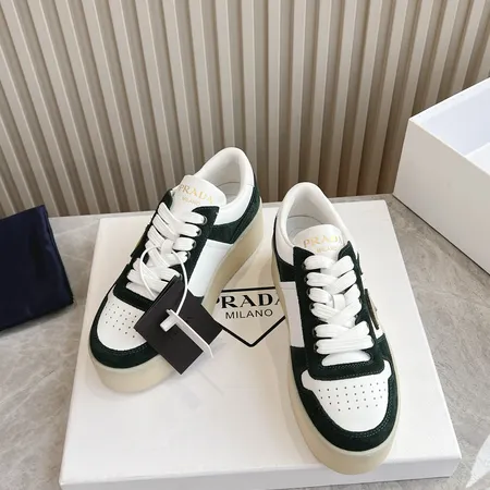 プラダ カジュアルシューズ