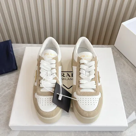 プラダ カジュアルシューズ