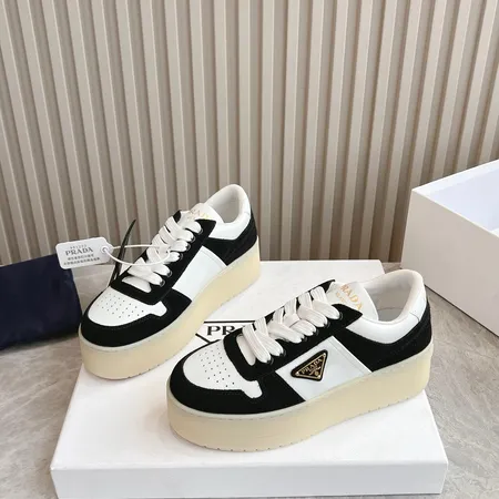 プラダ カジュアルシューズ