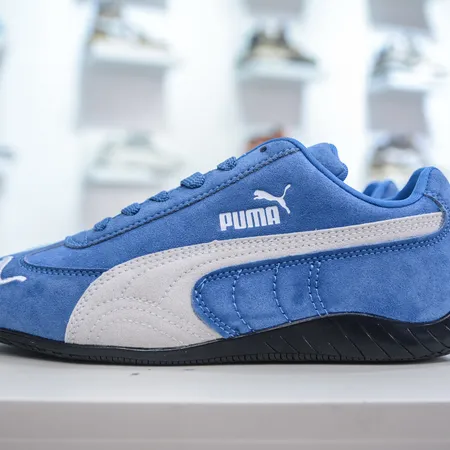 プーマ スニーカー