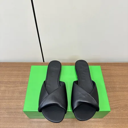 ボッテガ ヴェネタ スリッパ