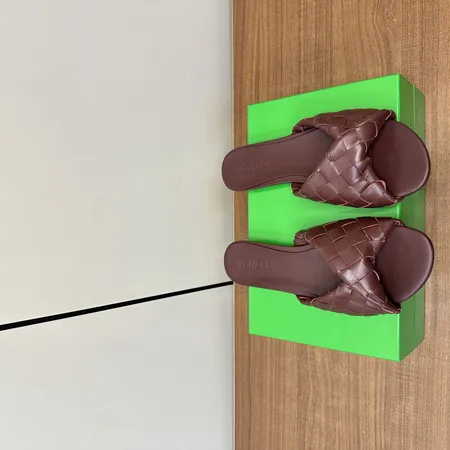 ボッテガ ヴェネタ スリッパ