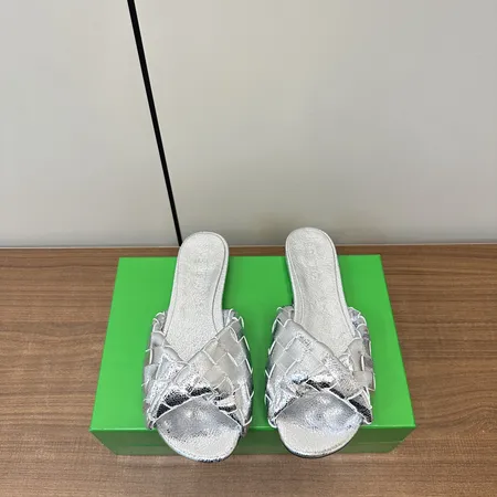 ボッテガ ヴェネタ スリッパ