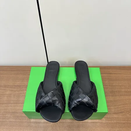 ボッテガ ヴェネタ スリッパ