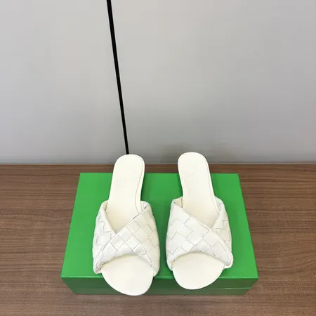 ボッテガ ヴェネタ スリッパ